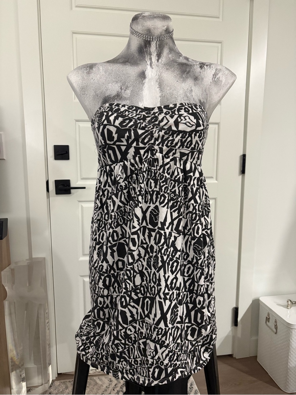 Fox Black and White Strapless Graphic Tube Dress